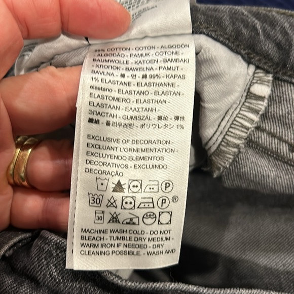 Levi’s 501 cropped Jean - Picture 4 of 5